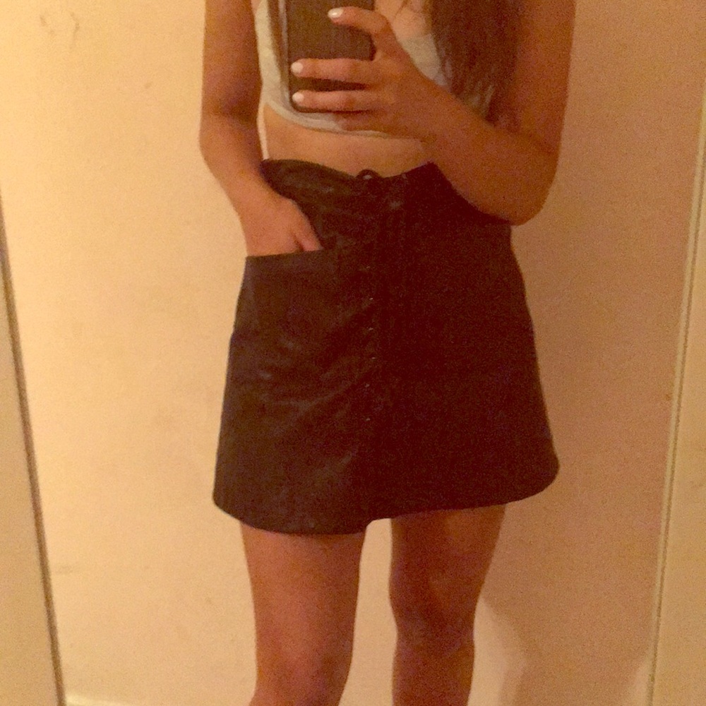 New York black leather lace up skirt w pockets